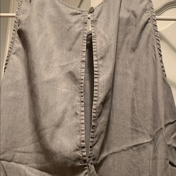 Gap Tank Top/Shell - Picture 4 of 4